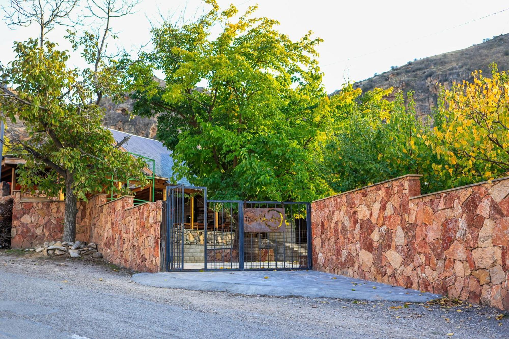 Areni Wine Art Bed & Breakfast Екстериор снимка