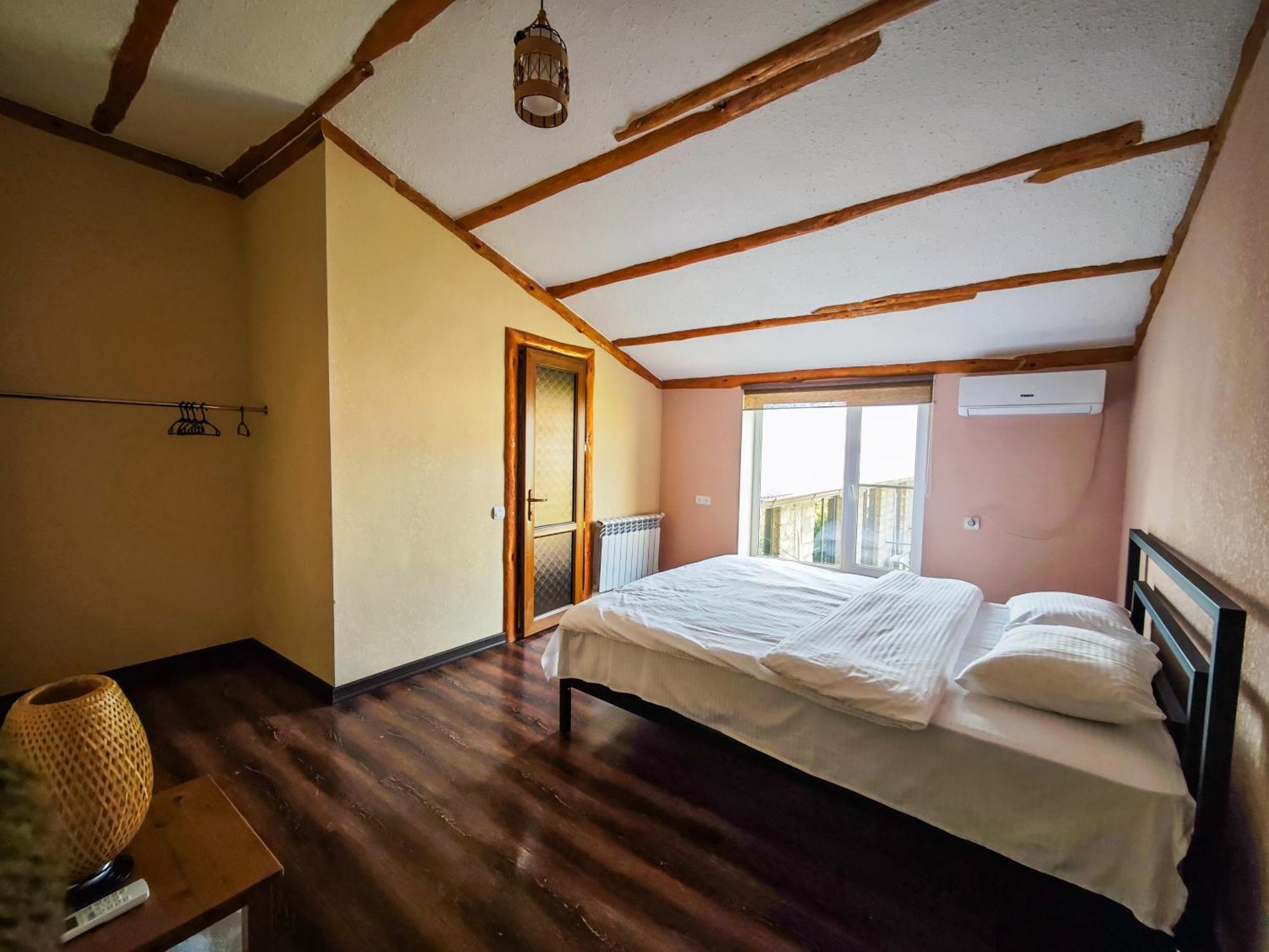 Areni Wine Art Bed & Breakfast Екстериор снимка