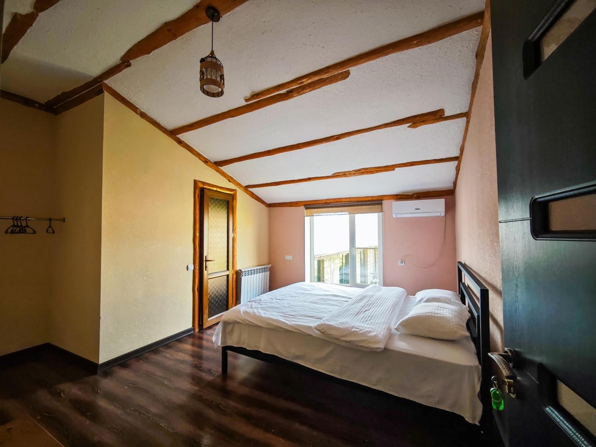 Areni Wine Art Bed & Breakfast Екстериор снимка
